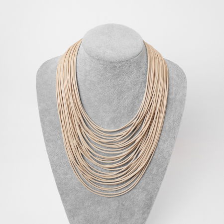 Colier bej cu multe siruri inegale