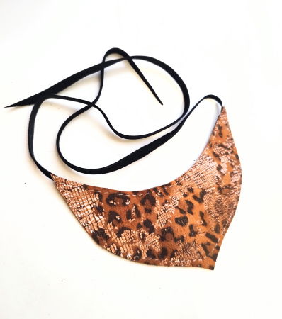 BIJUTERII - Colier animal print cu reflexii hold, din piele naturală, spirit festiv ,unicat