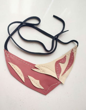 NOUTATI - Colier din piele naturală, nuanțe de roz pudra și ivoire