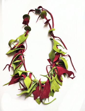 Coliere si Cercei Handmade - Colier asimetric din piele naturala, verde olive si bordo