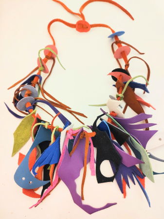 Colier asimetric multicolor realizat din mix piele naturală [1]