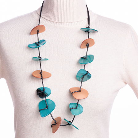 Coliere & Lanțuri - Colier lung, cu elemente diverse agatate, turcoaz si bej