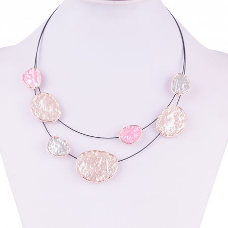 Coliere & Lanțuri - Colier cu doua fire metalice inegale si elemente ovale aurii cu roz