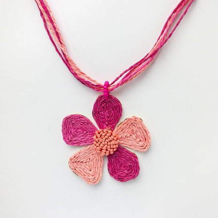 Coliere & Lanțuri - Colier cu multe siruri si floare pandant, in nuante de roz si fucsia