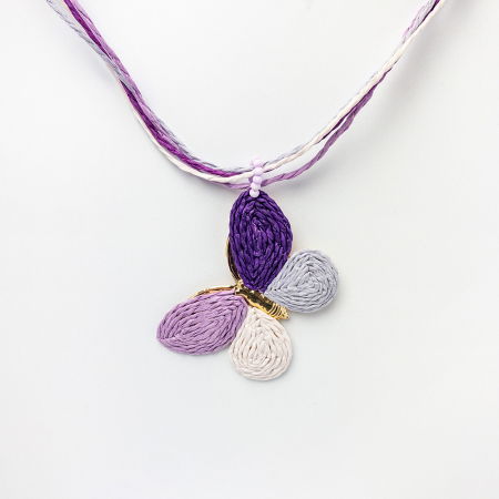 Coliere & Lanțuri - Colier cu multe siruri si fluture pandant, in nuante de mov