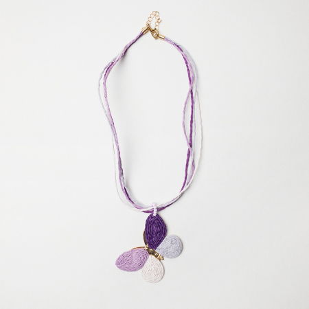 Colier cu multe siruri si fluture pandant, in nuante de mov [1]