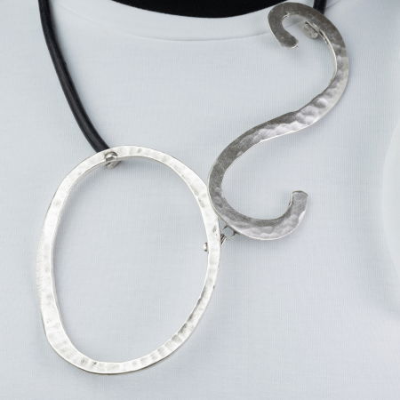 Colier cu pandantiv cerc si Forma de S, din ZAMAC, pe fir din piele [1]