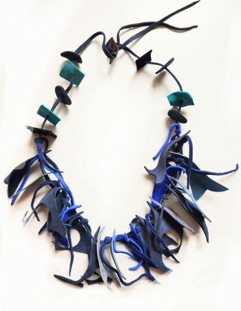 Coliere si Cercei Handmade - Colier handmade  din piele naturala, asimetric, nuante albastru bleumarin  ,unicat