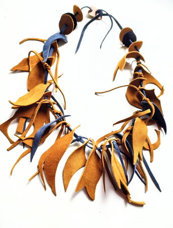 Colier handmade  din piele naturala, asimetric, nuante galben mustar ,bleumarin [1]