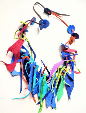 BIJUTERII - Colier handmade  din piele naturala, asimetric, multiple nuante