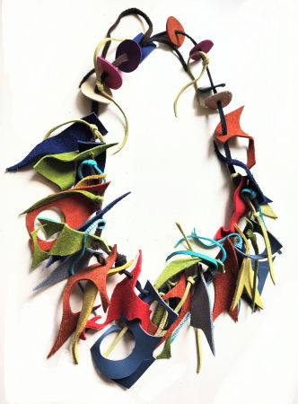 Coliere si Cercei Handmade - Colier handmade  din piele naturala, asimetric,  nuante vesele