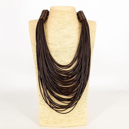 Coliere & Lanțuri - Colier lung multișir maro – design fluid, elegant