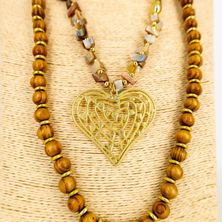 Colier lung statement bej cu inima aurie cu lemn si sidef - stil italian [1]