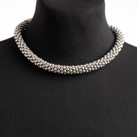 Coliere & Lanțuri - Colier la baza gatului din zamac cu forma circulara si sfere