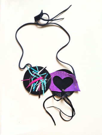 Coliere si Cercei Handmade - Colier negru statement din piele naturala cu insertii multicolore, unicat