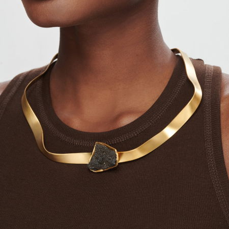 Colier rigid Chantal cu piatra neregulata de agata, din alama placata cu aur de 24k [2]