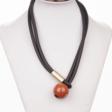 Coliere & Lanțuri - Colier silicon negru cu detaliu auriu si bila caramizie