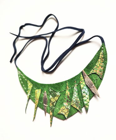 Colier smarald   statement din piele naturala, spirit festiv ,unicat [1]