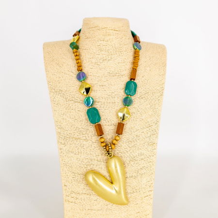 Colier statement cu pandantiv inima aurie si elemente decorative – design artistic [1]