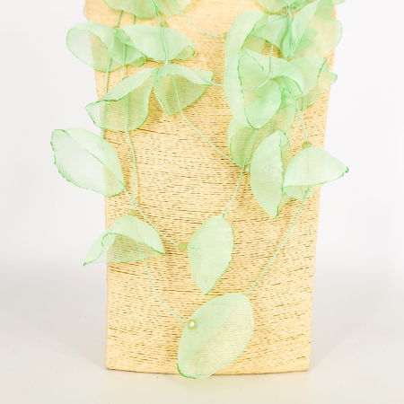 Colier statement verde menta cu petale textile de mac 3D din organza - design artistic italian [1]