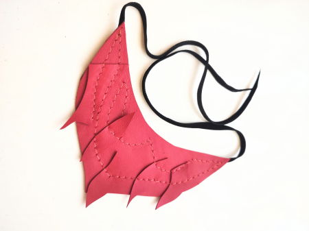 Colier statement din piele naturală roșie [1]