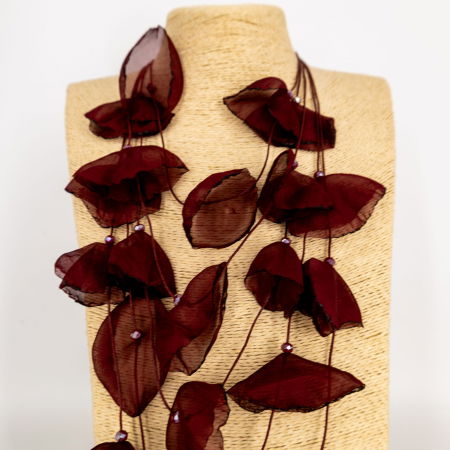 Colier statement bordo cu petale textile de mac 3D din organza - design artistic italian [2]