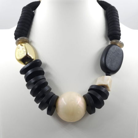 BIJUTERII - Colier statement geometric cu element central supradimensionat – design modern