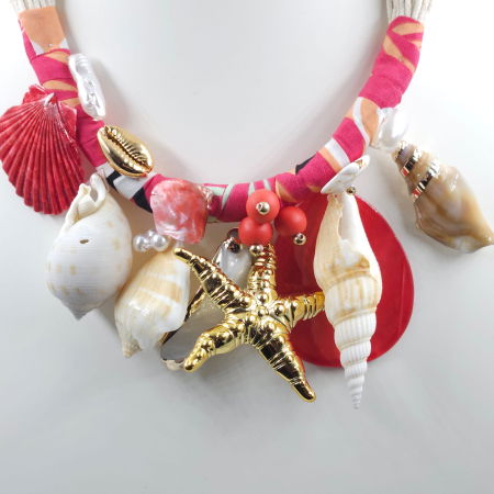 Colier statement marin rosu corai, cu scoici naturale si stea de mare aurie – design resort [7]