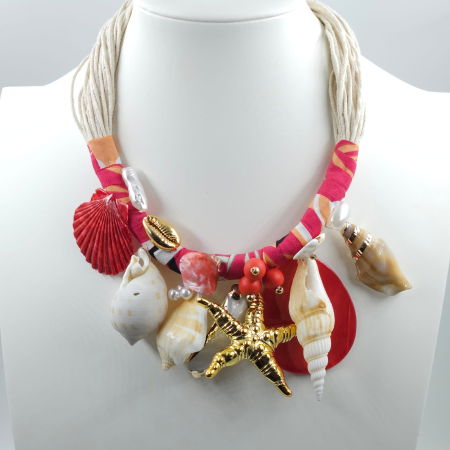 Colier statement marin rosu corai, cu scoici naturale si stea de mare aurie – design resort [3]