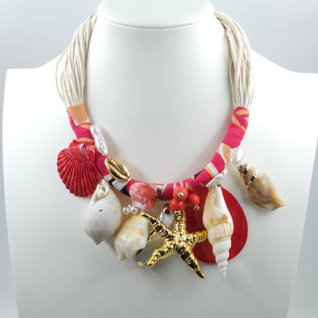Colier statement marin rosu corai, cu scoici naturale si stea de mare aurie – design resort [2]