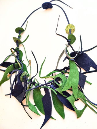 Coliere si Cercei Handmade - Colier handmade verde croco si bleumarin din piele naturala, asimetric, unicat