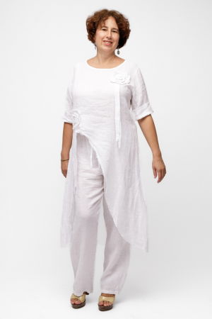 Pantaloni din In - Compleu cu flori aplicate din in, cu bluza tunica mai lunga in spate si pantaloni, alb