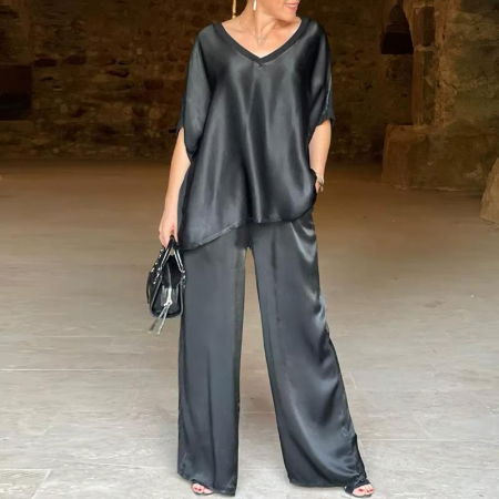 Pantaloni casual - Compleu cu pantaloni, din vascoza, cu aspect lucios satinat, negru