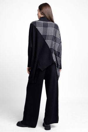 Compleu cu pulover oversize asimetric si pantaloni tricotaj, negru cadrilat [3]