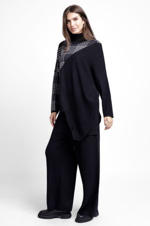 Compleu cu pulover oversize asimetric si pantaloni tricotaj, negru cadrilat [1]
