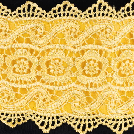 Curea lata de 10 cm petrecuta galbena cu aplicatie din broderie textila [1]