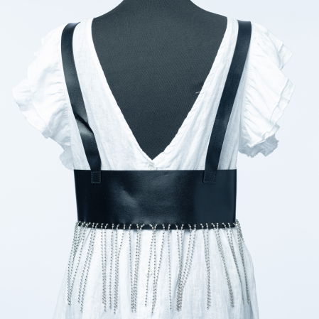 Curea neagra cu catarame argintii si bretele din imitatie piele, cu margele metalice lungi [4]