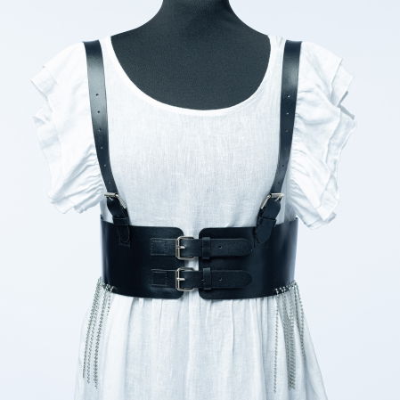 Curele & Centuri - Curea neagra cu catarame argintii si bretele din imitatie piele, cu margele metalice lungi