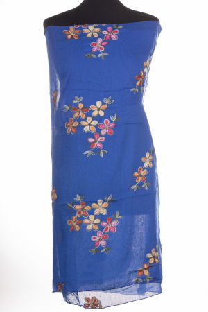 PLAJĂ SI VACANȚĂ - Esarfa bumbac cu model floral brodat in laterale pe fond albastru