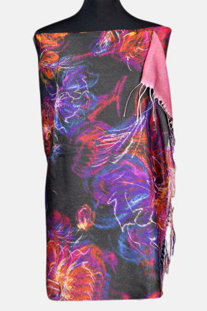 Eșarfe tip Cashmere cu Lurex - Esarfa cashmere cu fir din lurex, flori stilizate pe fond negru