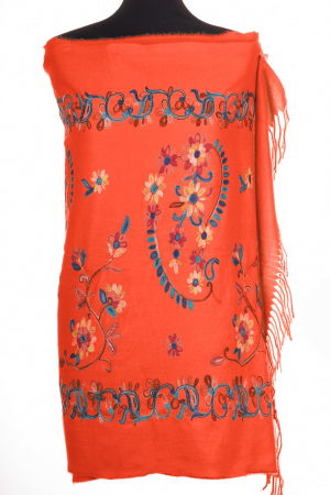Eșarfe tip Cashmere - Esarfa cashmere cu model floral brodat pe fond corai