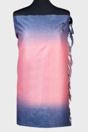 Eșarfe tip Cashmere - Esarfa cashmere degrade in nuante de roz inchis