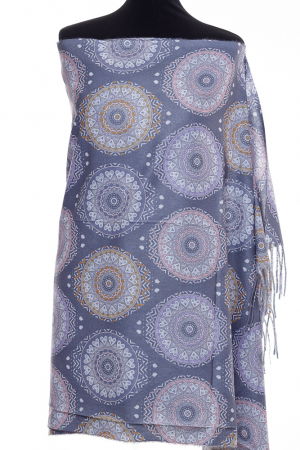 ACCESORII DAMĂ - Esarfa casmir cu imprimeu mandale si inimi pe fond gri deschis