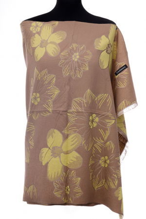 ACCESORII DAMĂ - Esarfa casmir dubla fata cu flori mari galbene pe fond capucino