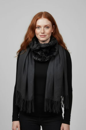 Eșarfe tip Cashmere - Eșarfă cu blăniță ecologică pe centru și franjuri decorative, neagra