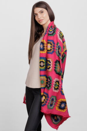 Eșarfe tip Cashmere - Esarfa din casmir cu motive florale stilizate pe fond fucsia