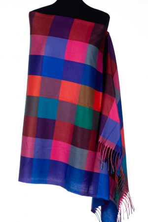 Esarfa din casmir cu patrate in nuante de fucsia, albastru si verde