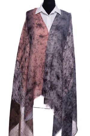 Esarfa din vascoza cu joc de linii si forme geometrice in nuante de corai, galben si gri [1]