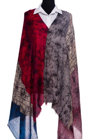 ACCESORII DAMĂ - Esarfa din vascoza cu joc de linii si forme geometrice in nuante de fucsia si gri