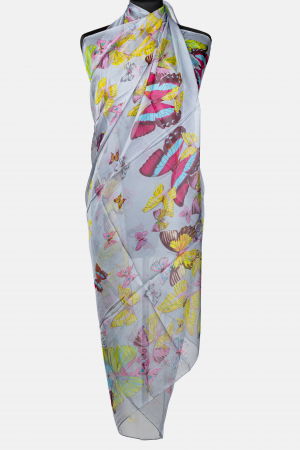 ACCESORII DAMĂ - Esarfa dreptunghiulara tip pareo, cu fluturi pe fond gri deschis, din matase si vascoza